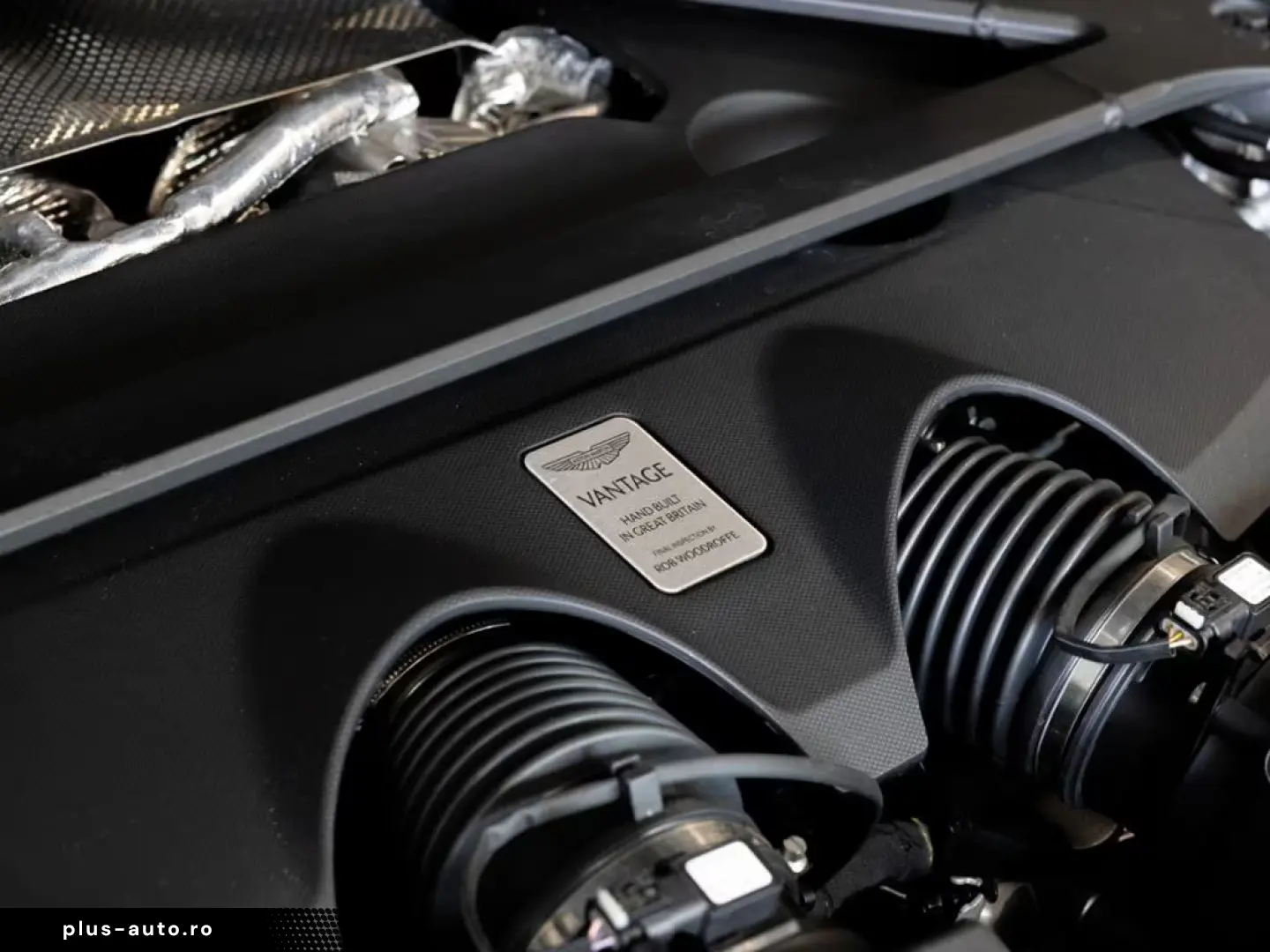 Aston Martin V8 Vantage Roadster China Grey