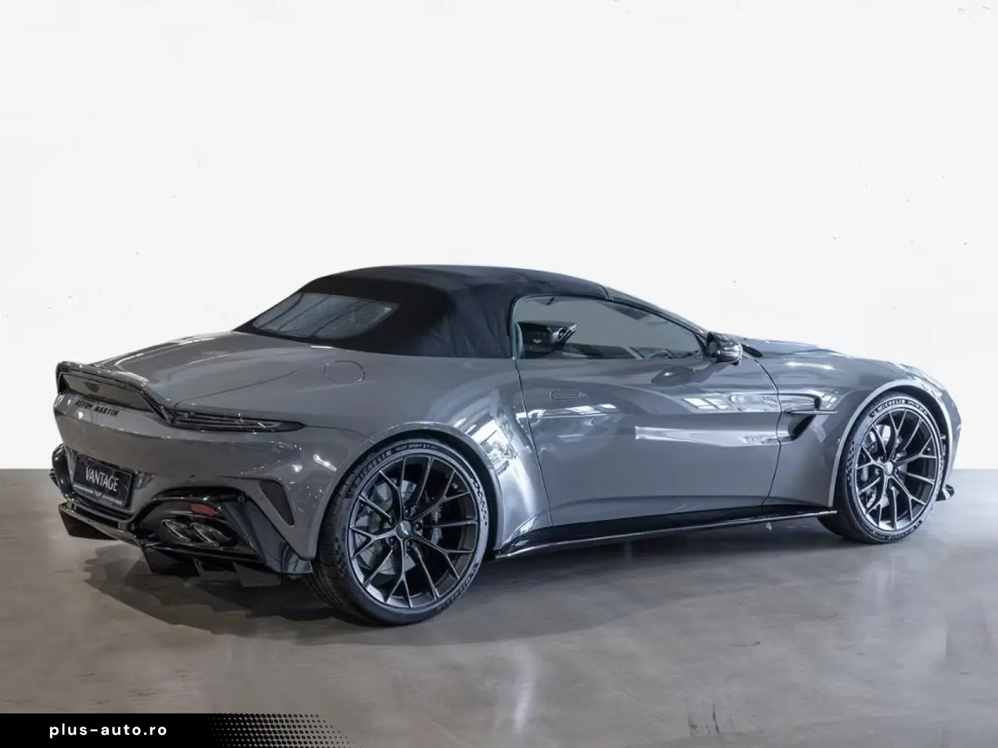 Aston Martin V8 Vantage Roadster China Grey