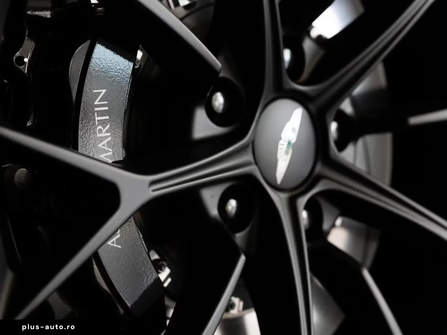 Aston Martin V8 Vantage Roadster China Grey