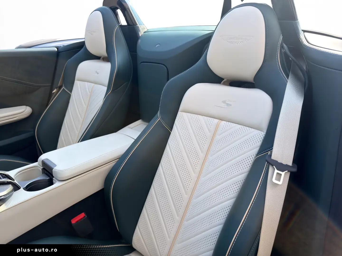 Aston Martin V8 Vantage S 4.0 V8 Roadster Ghillies Green