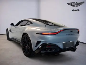 Aston Martin Vantage Coupé   Lightning Silver   Int. Carbon