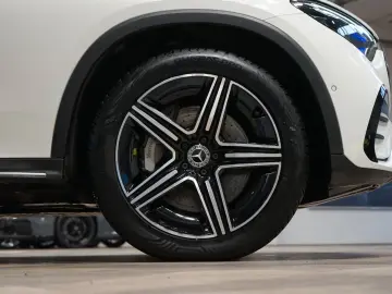 MERCEDES-BENZ GLC 200 4M AMG 360 DISTRONIC LED 40.165€ NETTO