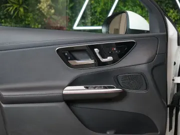 MERCEDES-BENZ GLC 200 4M AMG 360 DISTRONIC LED 40.165€ NETTO