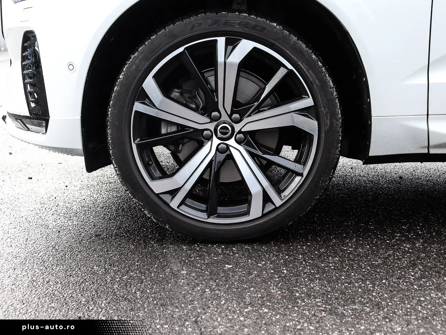 VOLVO XC60 B5 Benzin Ultimate Dark AWD AHK Memory Sitz