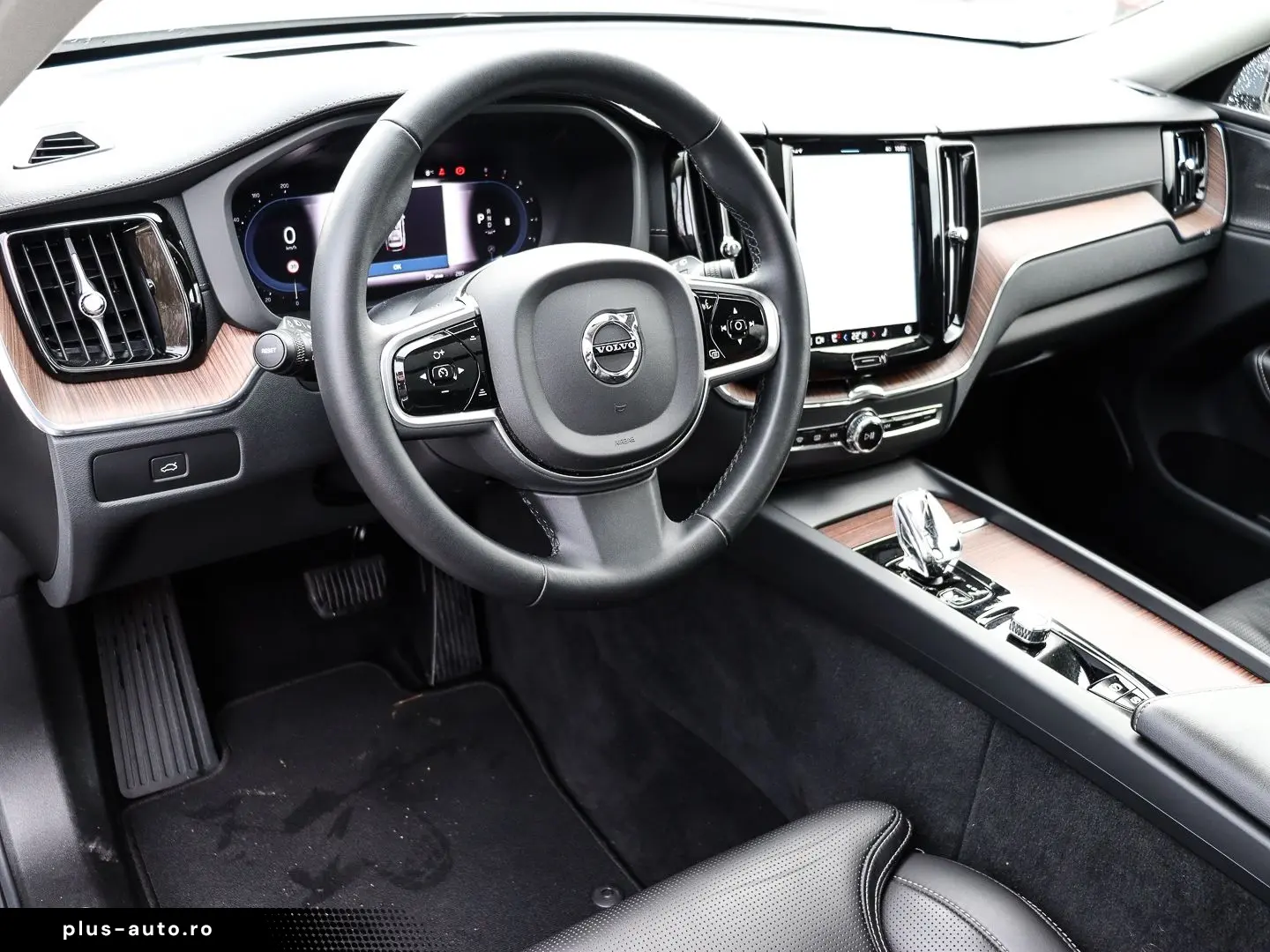 VOLVO XC60 B5 Benzin Ultimate Dark AWD AHK Memory Sitz