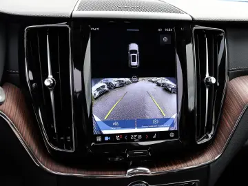 VOLVO XC60 B5 Benzin Ultimate Dark AWD AHK Memory Sitz