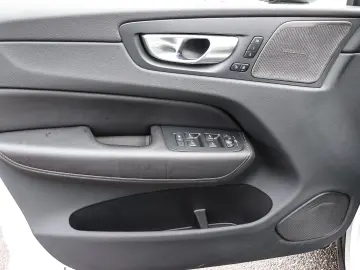 VOLVO XC60 B5 Benzin Ultimate Dark AWD AHK Memory Sitz