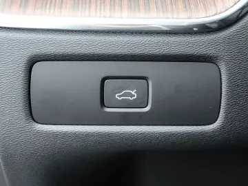 VOLVO XC60 B5 Benzin Ultimate Dark AWD AHK Memory Sitz