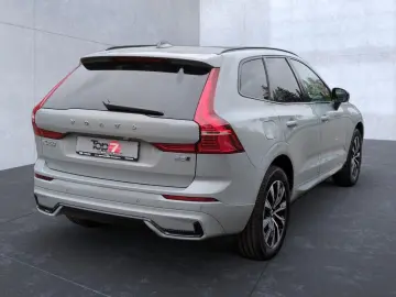 VOLVO XC60 B5 (Benzin) Plus Dark AWD Automatik Navi