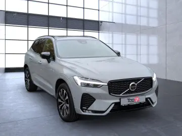 VOLVO XC60 B5 (Benzin) Plus Dark AWD Automatik Navi