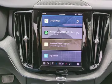 VOLVO XC60 B5 (Benzin) Plus Dark AWD Automatik Navi