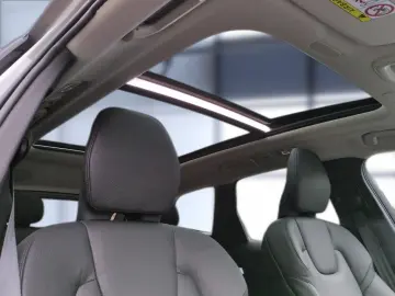 VOLVO XC60 B5 (Benzin) Plus Dark AWD Automatik Navi