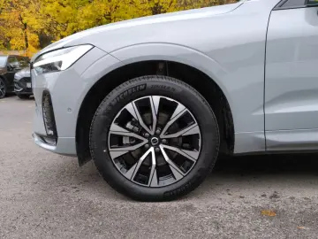 VOLVO XC60 B5 (Benzin) Plus Dark AWD Automatik Navi