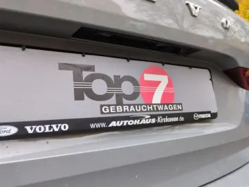 VOLVO XC60 B5 (Benzin) Plus Dark AWD Automatik Navi