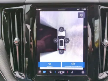 VOLVO XC60 B5 (Benzin) Plus Dark AWD Automatik Navi