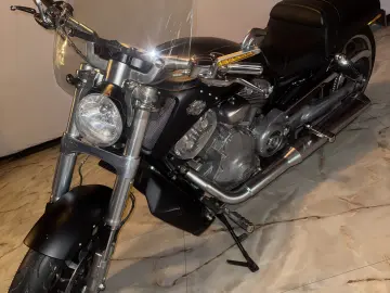 Harley-Davidson V Road muscle