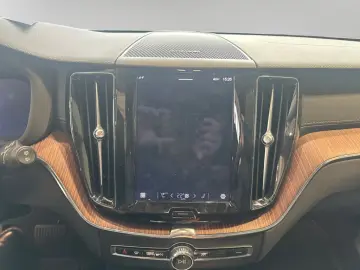 VOLVO XC60 B5 B AWD Ultimate Dark  Nappa Massage  AHK