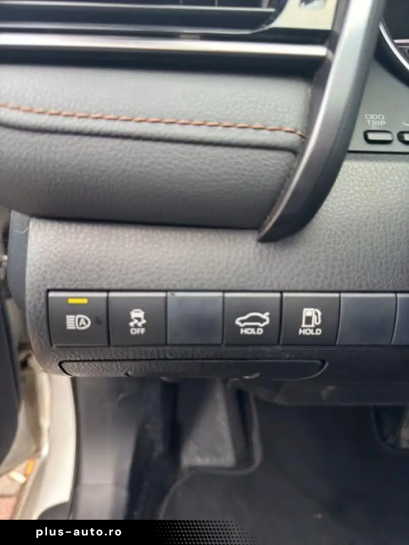 Toyota Camry Hybrid Executive