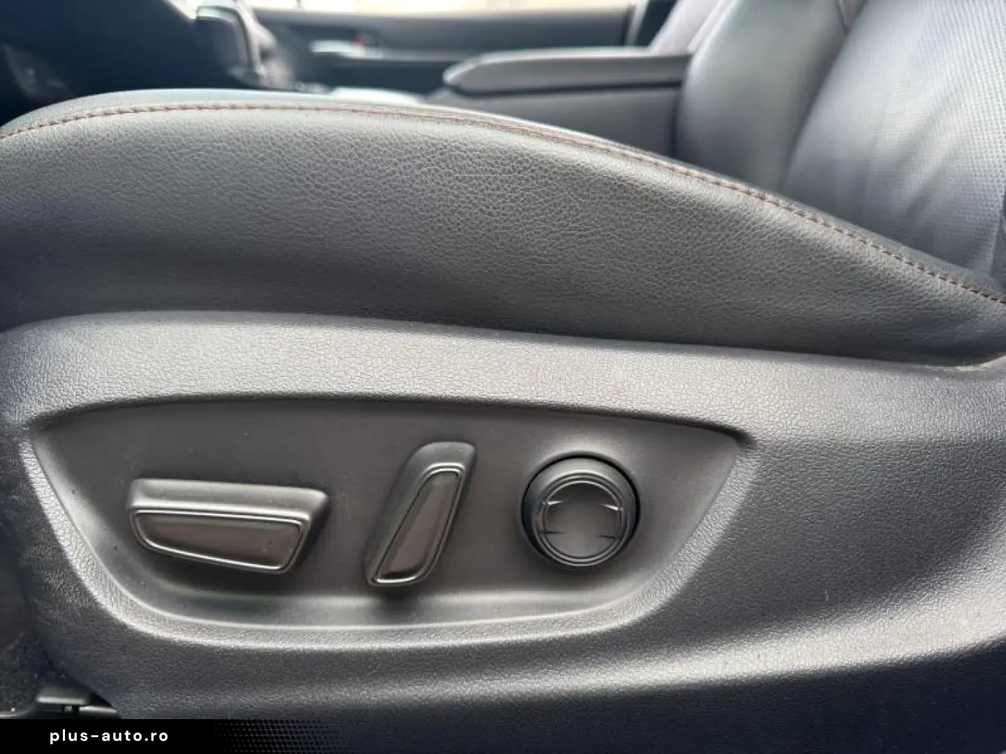 Toyota Camry Hybrid Executive