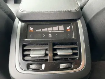 VOLVO XC90 T8 Plus Dark Recharge WiPa LED Navi