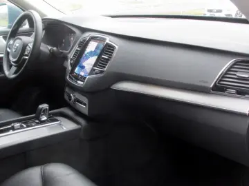 VOLVO XC90 T8 Core Plug-in-Hybrid AWD