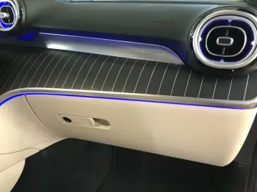 Mercedes-Benz C 200 d AVANTGARDE DISTRON AHK 360