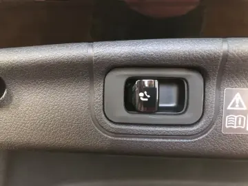 Mercedes-Benz C 200 d AVANTGARDE DISTRON AHK 360