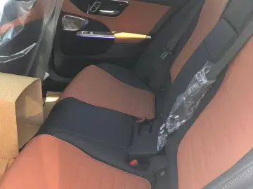 Mercedes-Benz C 200 Premium Plus AMG Line