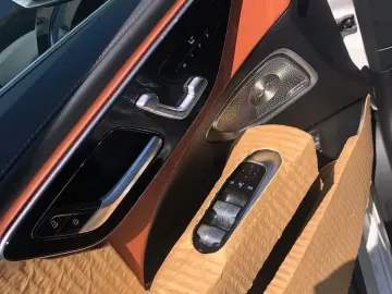 Mercedes-Benz C 200 Premium Plus AMG Line