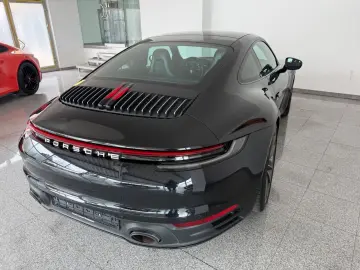 PORSCHE 992 4S - Approved- ACC - Pano- Hinterachslenkung