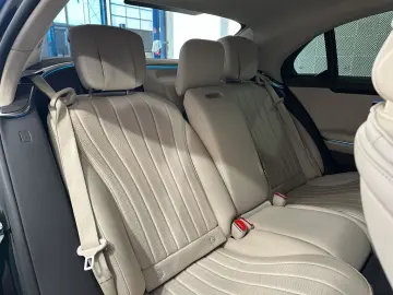 MERCEDES-BENZ S 400d lang 4M. AMG CHAUFFEUR-PANO-BUR…