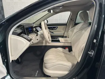 MERCEDES-BENZ S 400d lang 4M. AMG CHAUFFEUR-PANO-BUR…