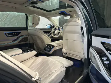 MERCEDES-BENZ S 400d lang 4M. AMG CHAUFFEUR-PANO-BUR…