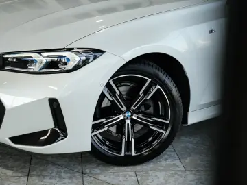 BMW 320d xDrive M Sport Glass Roof Memory