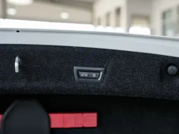 BMW 320d xDrive M Sport Glass Roof Memory