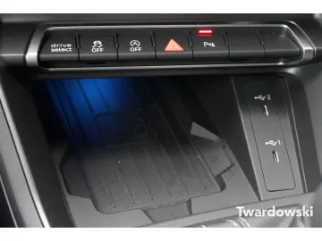 AUDI Q3 Sportback S line Keyless Matrix Pano ACC Kame