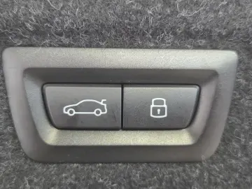 BMW M5 Lim Keramik Sitzlüftung ACC Panorama ACC B&W