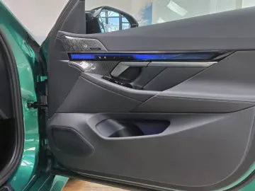 BMW M5 Lim Keramik Sitzlüftung ACC Panorama ACC B&W