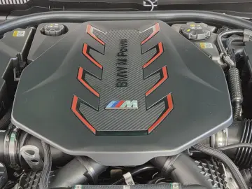 BMW M5 Lim Keramik Sitzlüftung ACC Panorama ACC B&W