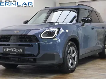 MINI Cooper C Countryman Essential Trim Paket S HUD