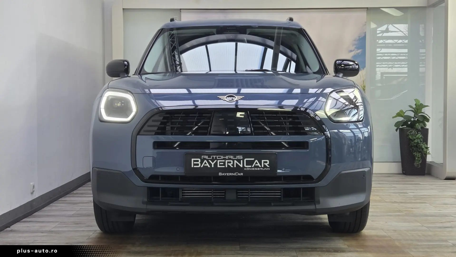 MINI Cooper C Countryman Essential Trim Paket S HUD