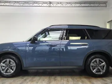 MINI Cooper C Countryman Essential Trim Paket S HUD