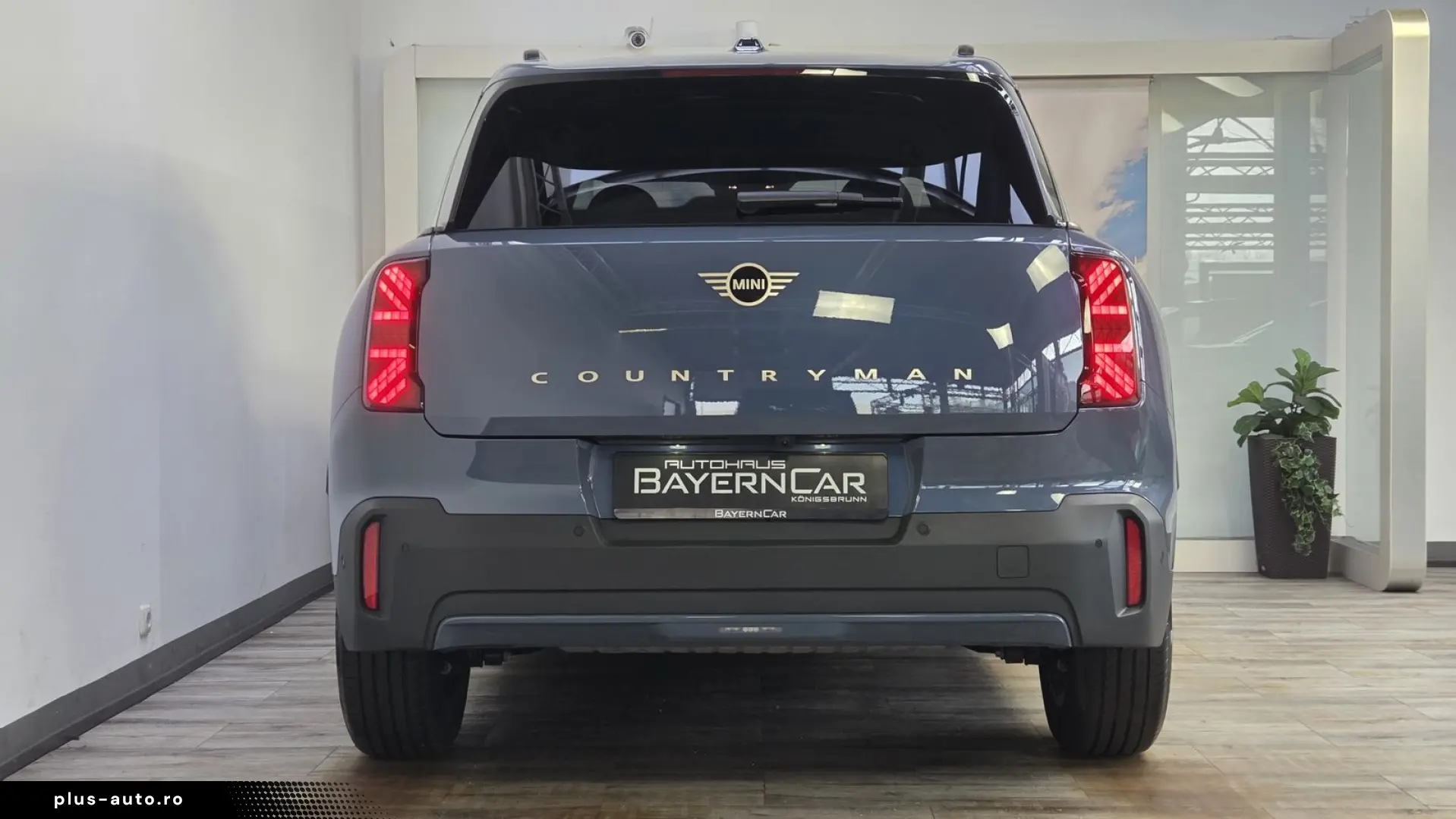 MINI Cooper C Countryman Essential Trim Paket S HUD