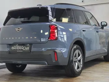 MINI Cooper C Countryman Essential Trim Paket S HUD