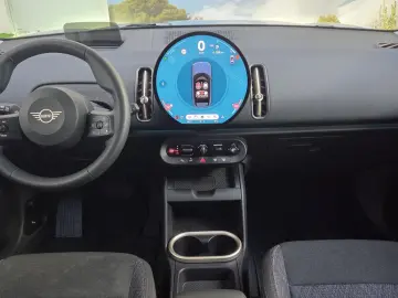 MINI Cooper C Countryman Essential Trim Paket S HUD