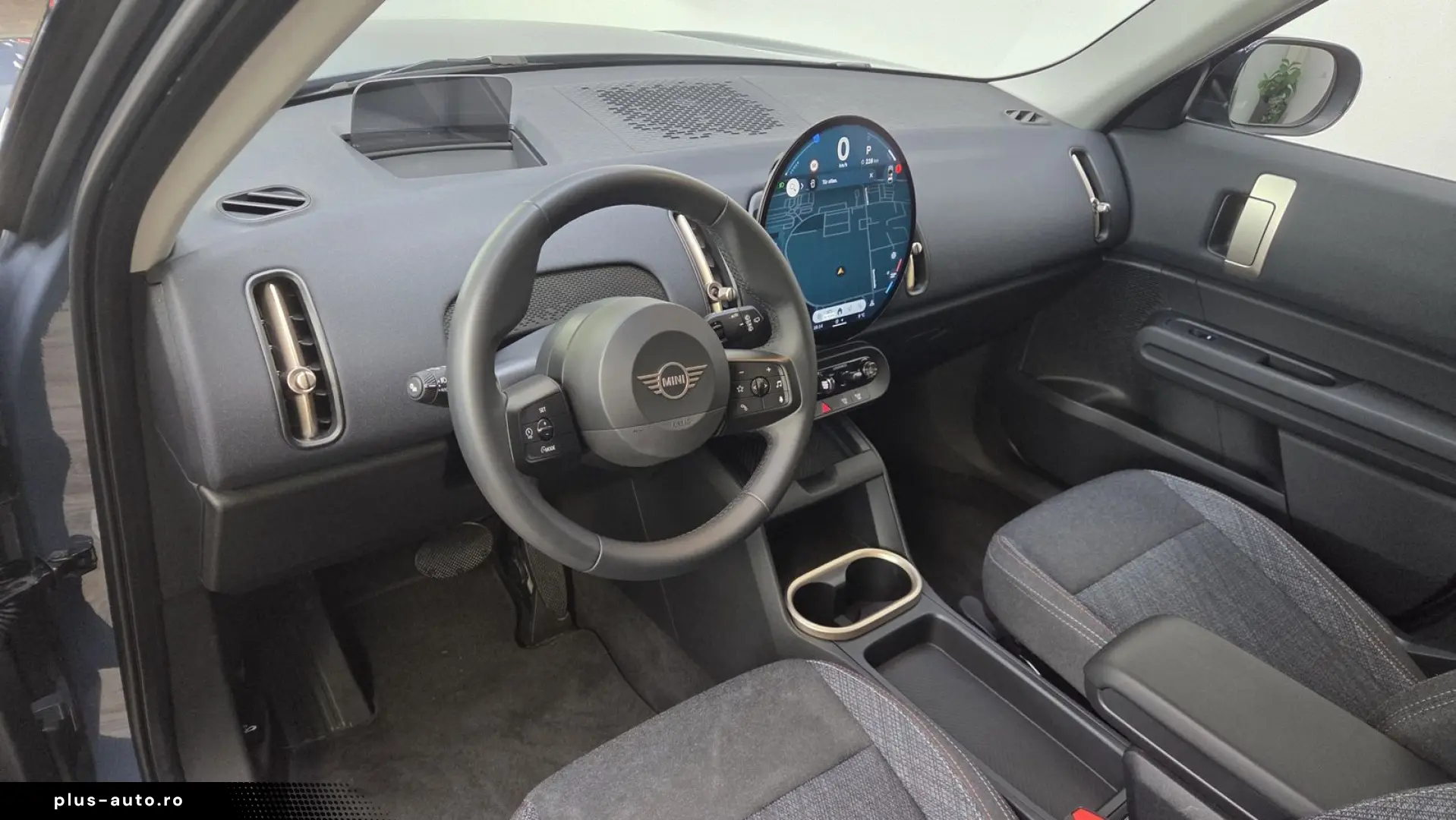 MINI Cooper C Countryman Essential Trim Paket S HUD