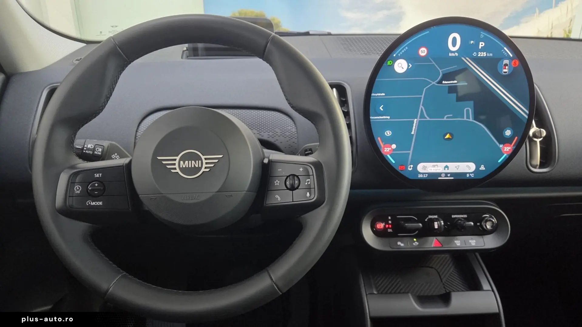 MINI Cooper C Countryman Essential Trim Paket S HUD