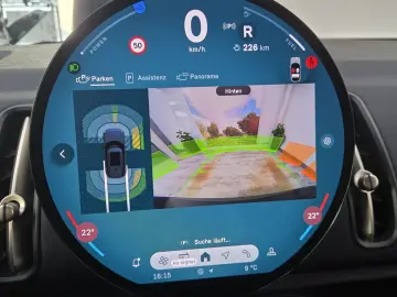 MINI Cooper C Countryman Essential Trim Paket S HUD