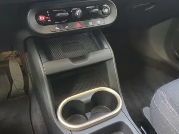 MINI Cooper C Countryman Essential Trim Paket S HUD