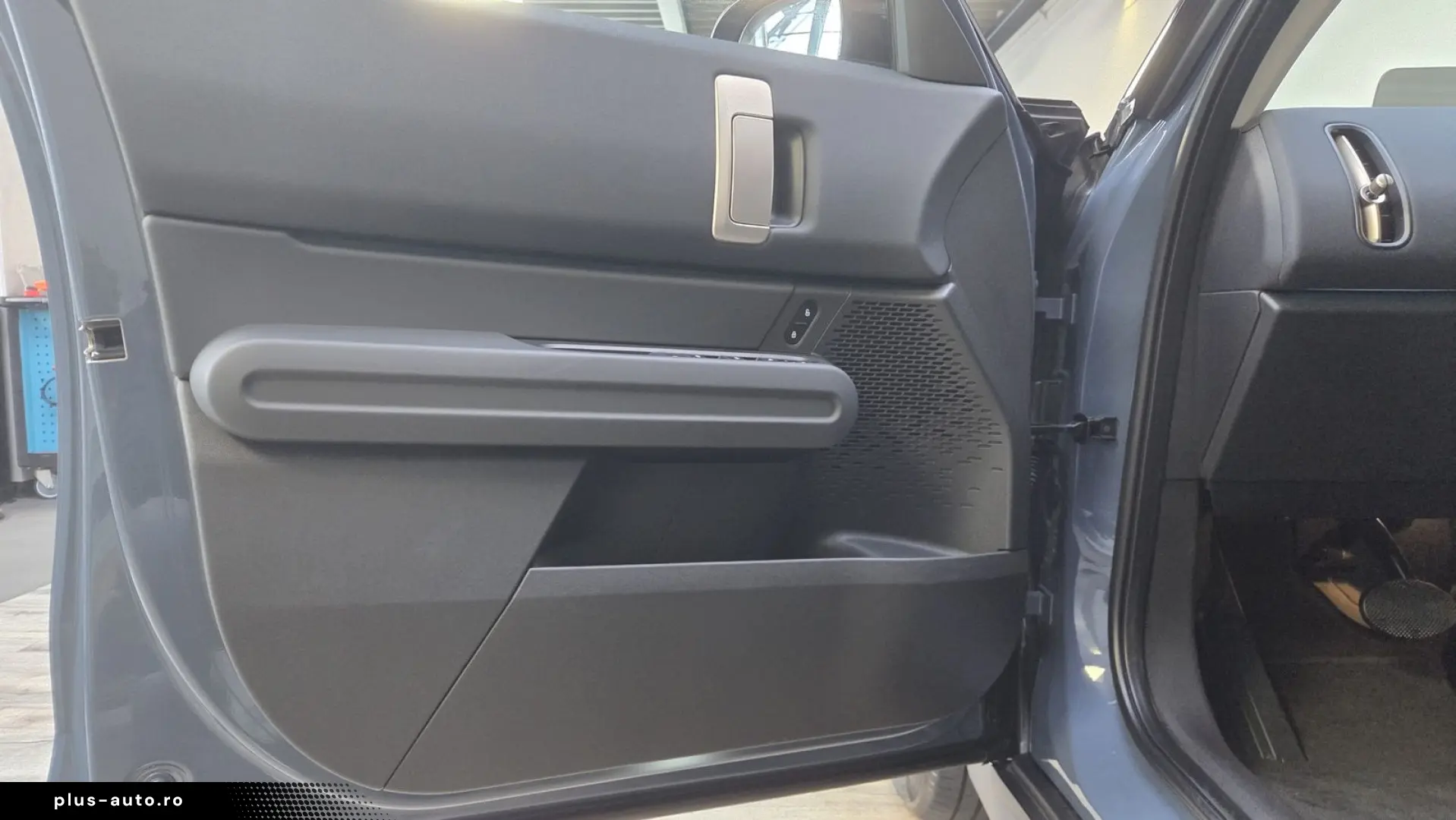 MINI Cooper C Countryman Essential Trim Paket S HUD